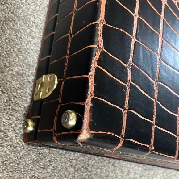 Elegant Black and Brown Crocodile Pattern Briefcase - Picture 16 of 16